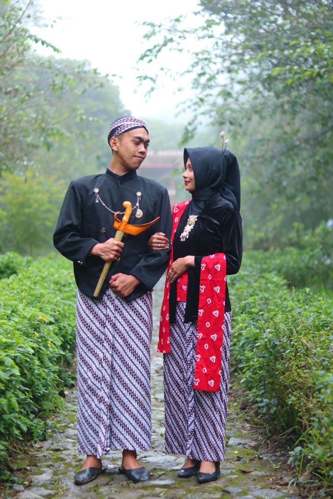 Isti & agung link
